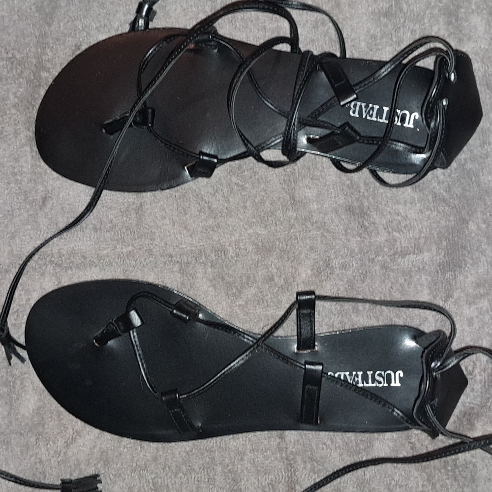 JustFab flats sandals that tie up the ankle. Size 7. New!